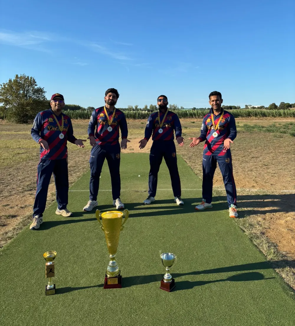 Els trofeus sobre el camp