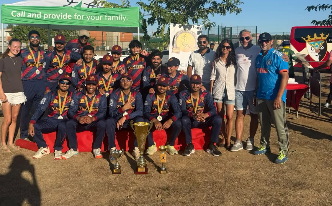 Jugadors, famílies i aficionats després de la final